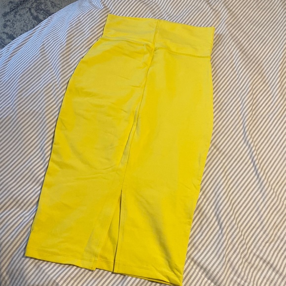 BEBE Pencil Skirt w/ slit in back - Picture 1 of 2